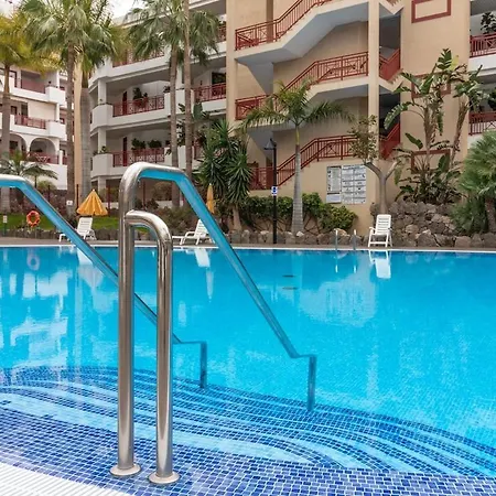 With Pools And Ocean Views Appartamento *